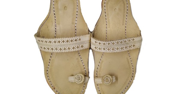 Buy Skin Colored sober Kolhapuri Chappal for Women | Swarajyam